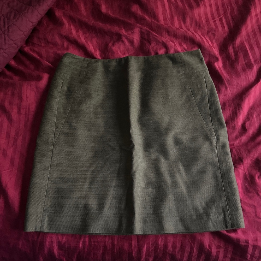 Ann Taylor Olive Green Corduroy Pencil Skirt Size 6